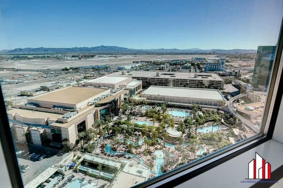 MGM Signature-26-618 Jacuzzi Studio