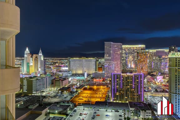 MGM Signature-32-621 1Br2Ba F1/Strip View Balcony