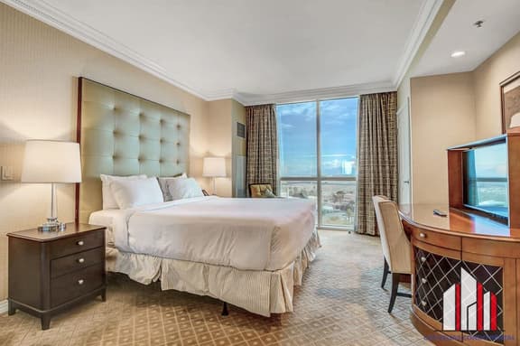 MGM Signature-10-714 1Br Balcony Suite Accessible - Image 1