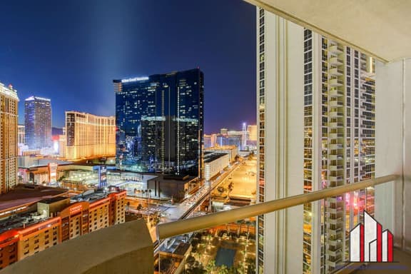 MGM Signature-21-701 1Br2Ba F1/Strip View Balcony