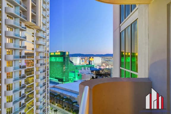 MGM Signature-25-702 1Bedroom 2Bath Balcony Suite