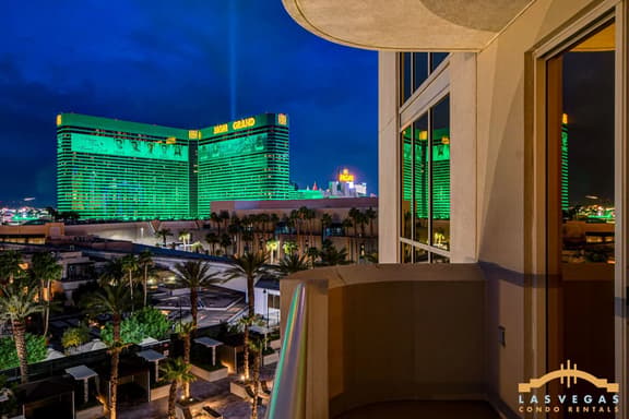 MGM Signature-04-602 1Br 2Ba Balcony Suite