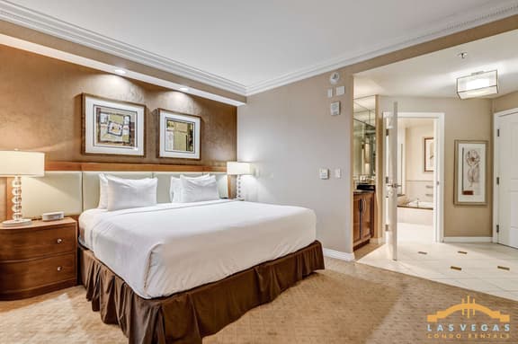 MGM Signature-10-718 Jacuzzi Studio